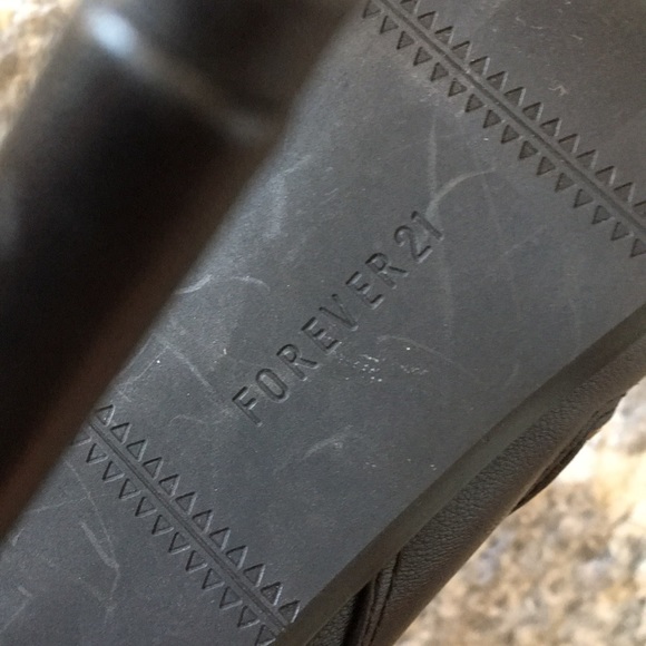 Forever21 heeled ankle booties, faux leather - Picture 5 of 6